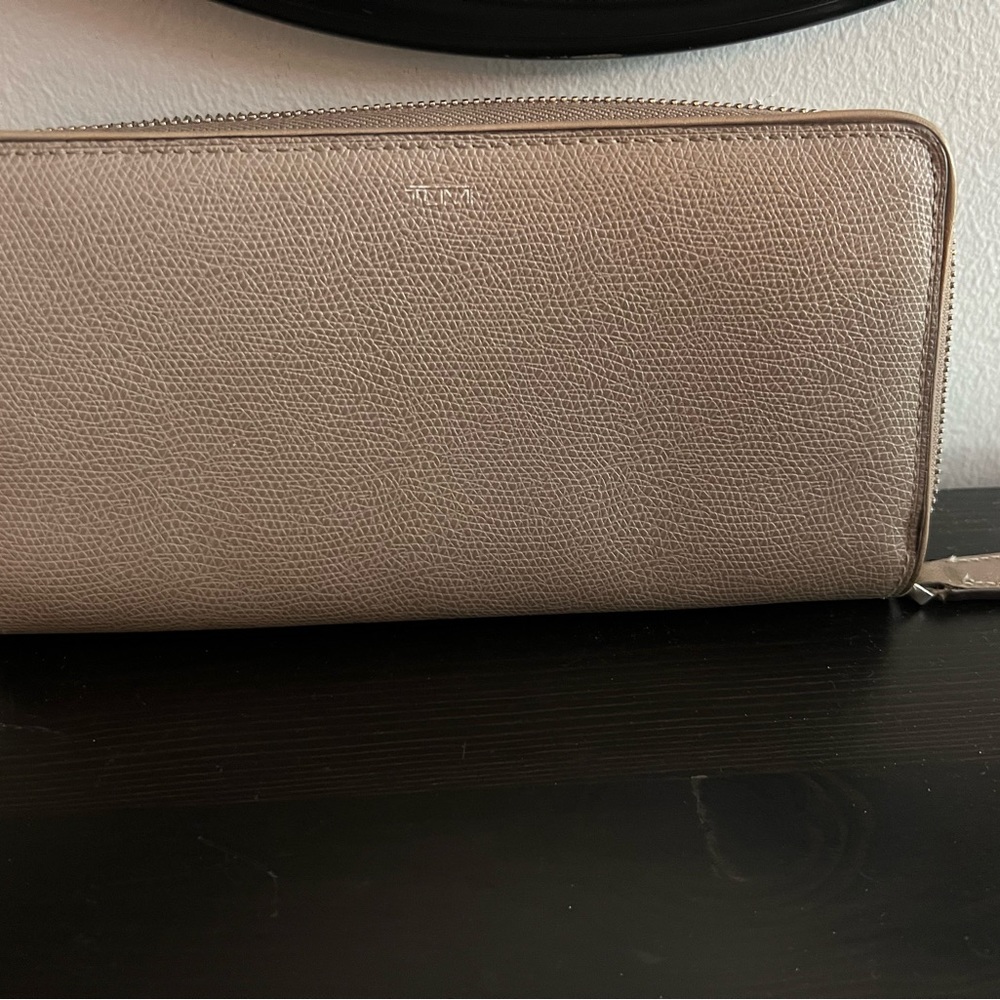 Wallets - Picture 10 of 11